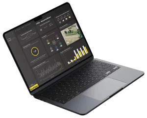 SunPlate EnergyGuard Software-Dashboard auf einem Laptop zur Echtzeit-Energiemessung.