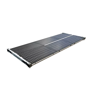 Freigestellte flache SunPlate Solarmodul-Einheit zur Nachrüstung auf Containerdächern.